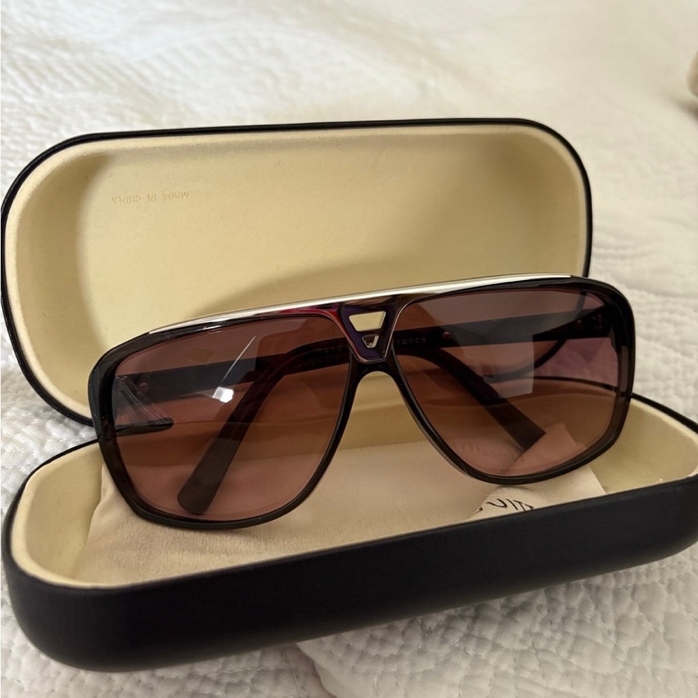 Authentic Women’s Louis Vuitton Sunglasses
